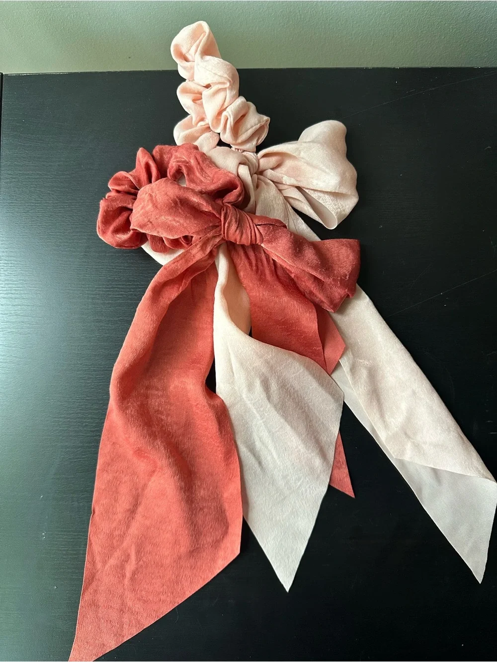 Kitsch Satin Bow Scrunchie Set in Blush and Mauve